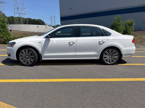 Used 2015 Volkswagen Passat 1.8T Sport FWD image 2