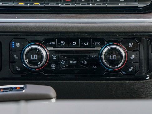 New 2026 GMC Sierra 1500 SLT image 22