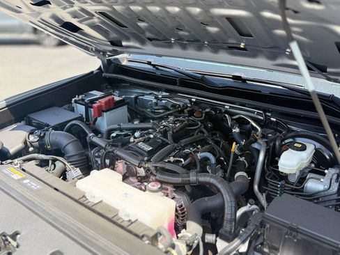 Used 2025 Toyota 4Runner SR5 RWD image 17