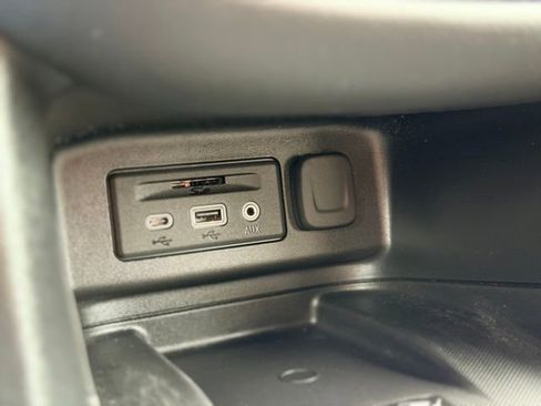 Used 2023 Chevrolet Equinox Premier w/ LPO, Floor Liner Package image 16