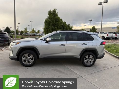 Used 2025 Toyota RAV4 XLE AWD/4WD image 4