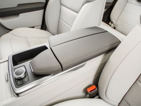 Used 2015 Mercedes-Benz ML 350 4MATIC image 37