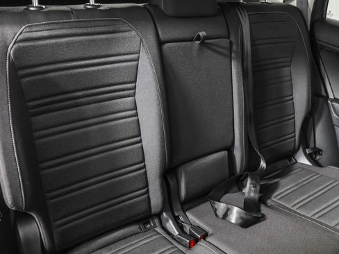 Used 2022 Volkswagen Tiguan S image 41