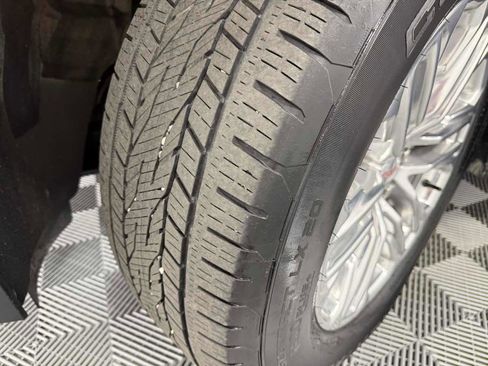 Used 2023 GMC Yukon XL SLT image 39