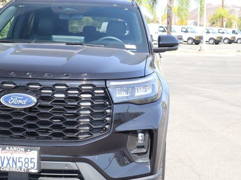 Used 2025 Ford Explorer ST-Line w/ Premium Package RWD image 8