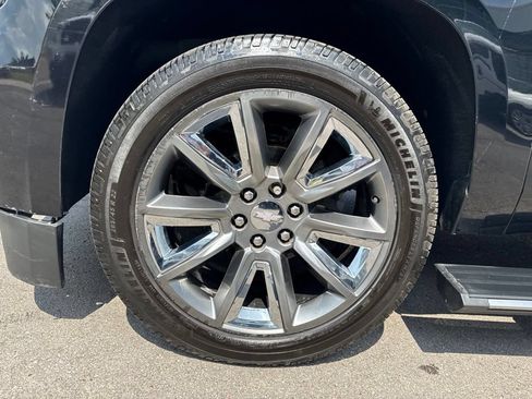 Used 2020 Chevrolet Suburban Premier RWD image 31