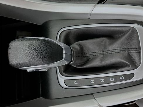 Used 2015 Ford Fusion SE FWD image 15