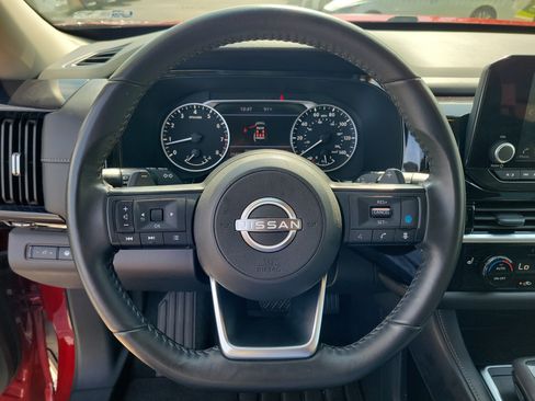 Certified 2024 Nissan Pathfinder SV w/ SV Premium Package FWD image 18