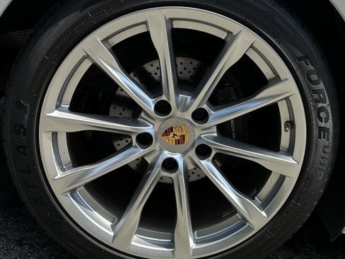 Used 2018 Porsche 718 Boxster image 12