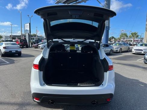 Used 2020 Jaguar F-PACE Premium image 20