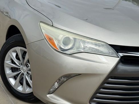 Used 2016 Toyota Camry LE FWD image 3
