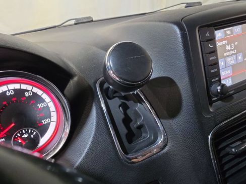 Used 2018 Dodge Grand Caravan SXT FWD image 20