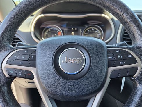Used 2016 Jeep Cherokee Sport AWD/4WD image 24