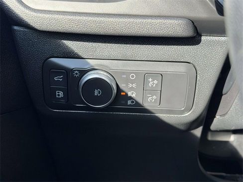 Used 2020 Ford Escape Titanium image 10