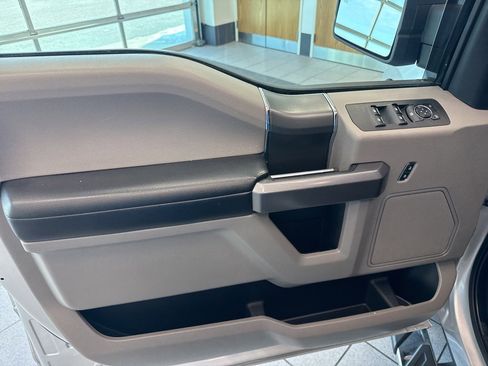 Used 2019 Ford F150 XLT w/ Equipment Group 302A Luxury image 5