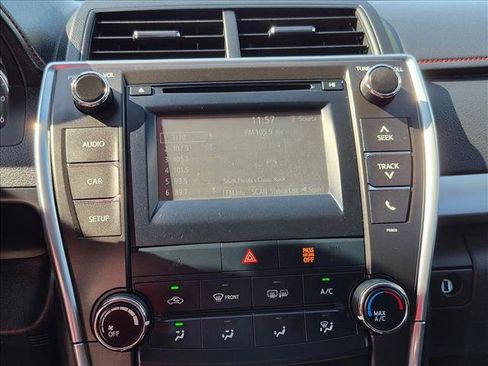 Used 2015 Toyota Camry SE FWD image 14