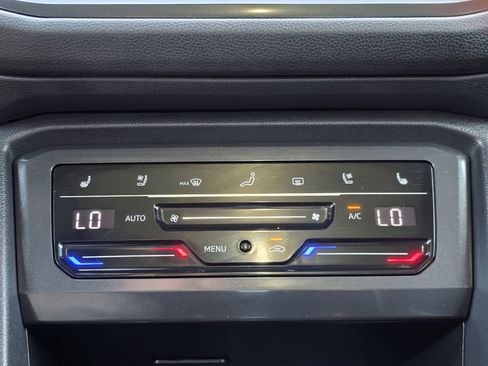 Used 2024 Volkswagen Tiguan SEL R-Line image 15