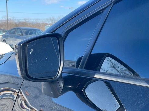 Certified 2022 Nissan Versa SV w/ Trunk Package image 21