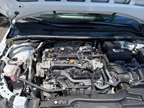 Used 2025 Toyota Corolla LE FWD image 30