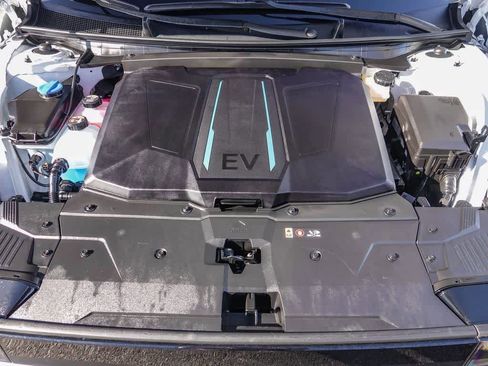 Used 2024 Hyundai Ioniq 5 SEL image 26