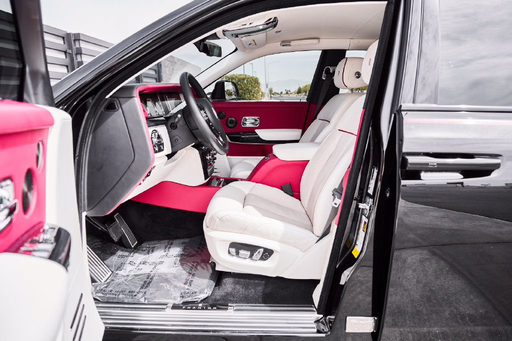 Used 2023 Rolls-Royce Phantom Sedan RWD image 43