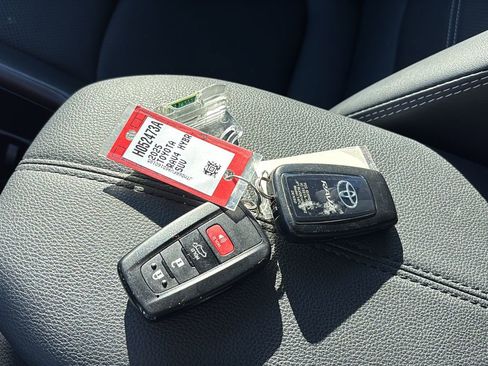 Used 2025 Toyota RAV4 Limited image 44