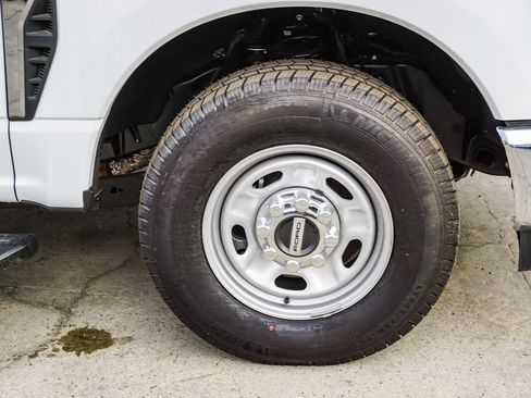 New 2024 Ford F250 XL w/ XL Chrome Package image 11