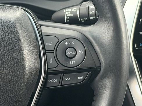 Used 2023 Toyota Venza Limited image 28