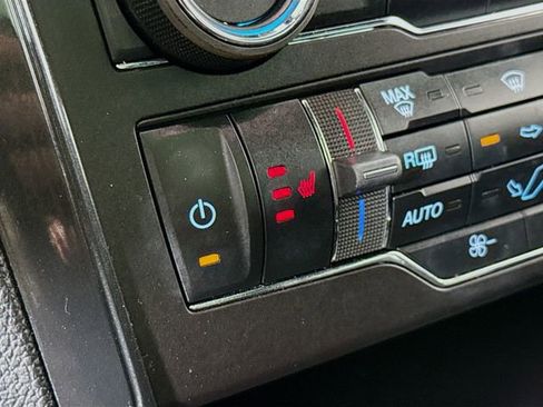 Certified 2018 Ford Explorer XLT w/ Equipment Group 202A image 20