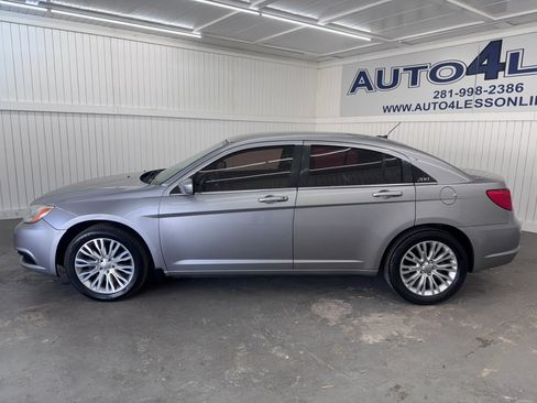 Used 2014 Chrysler 200 LX image 8