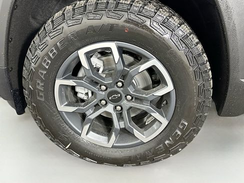 New 2026 Chevrolet Equinox ACTIV AWD/4WD image 32