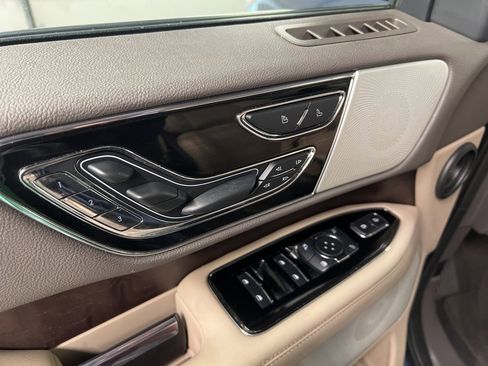 Certified 2022 Lincoln Navigator L Reserve image 26