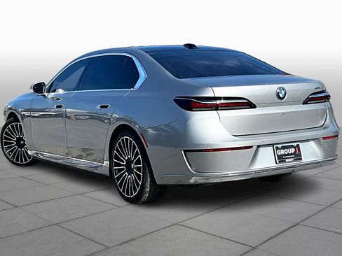 Used 2025 BMW i7 xDrive60 RWD image 11