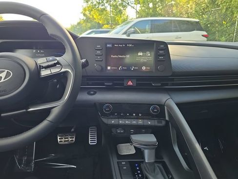 New 2026 Hyundai Elantra SEL Sport FWD image 20