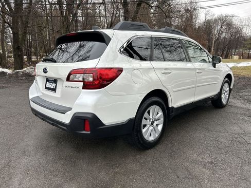 Used 2019 Subaru Outback 2.5i Premium image 8