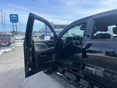 Certified 2024 Chevrolet Colorado Z71 w/ LPO, Dark Essentials Package image 15