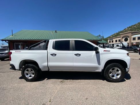 Used 2019 Chevrolet Silverado 1500 Custom Trail Boss AWD/4WD image 2
