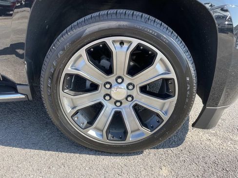 Used 2018 Chevrolet Tahoe Premier AWD/4WD image 32