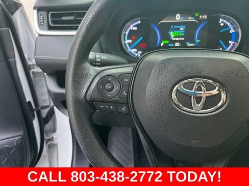 Used 2025 Toyota RAV4 XLE AWD/4WD image 18