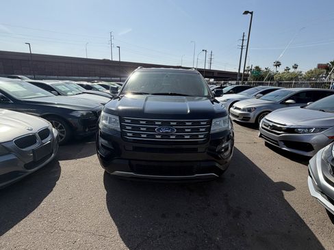 Used 2016 Ford Explorer XLT w/ Equipment Group 202A AWD/4WD image 2