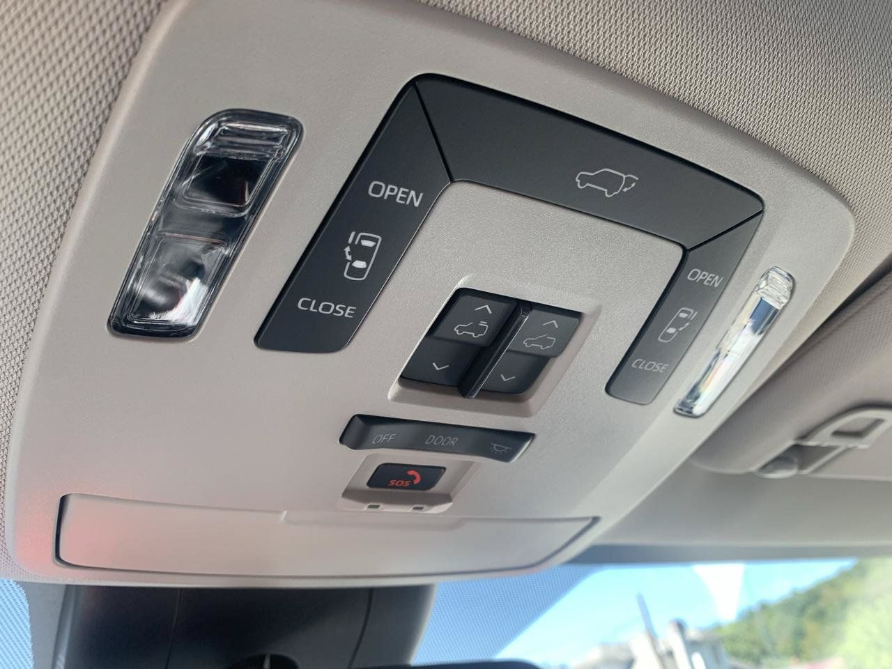 Used 2026 Toyota Sienna XLE AWD/4WD image 26