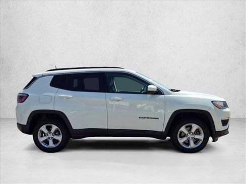 Used 2017 Jeep Compass Latitude AWD/4WD image 9