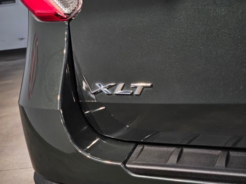 Used 2023 Ford Explorer XLT image 38