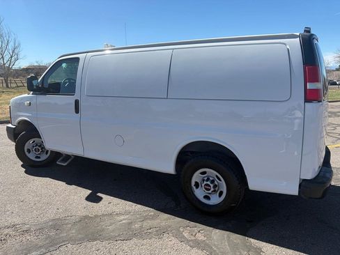 Used 2009 GMC Savana 3500 image 2