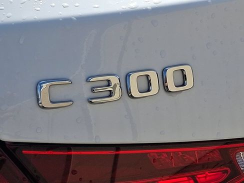Used 2025 Mercedes-Benz C 300 4MATIC Sedan image 31
