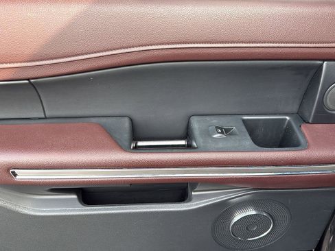 Used 2023 Ford Expedition Max Limited image 17