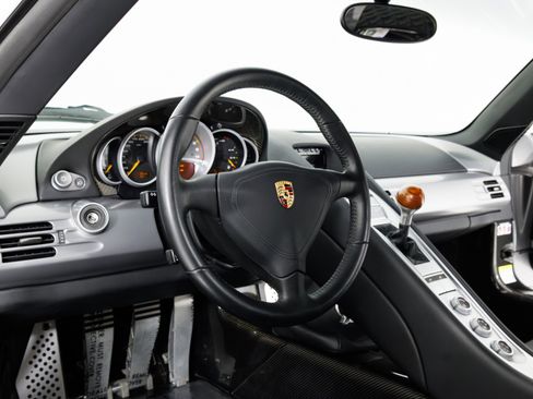 Used 2004 Porsche Carrera GT RWD image 20