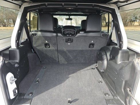 Used 2023 Jeep Wrangler Unlimited Sahara image 18