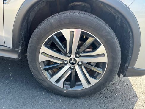 Used 2025 Mitsubishi Outlander Sport SE AWD/4WD image 12