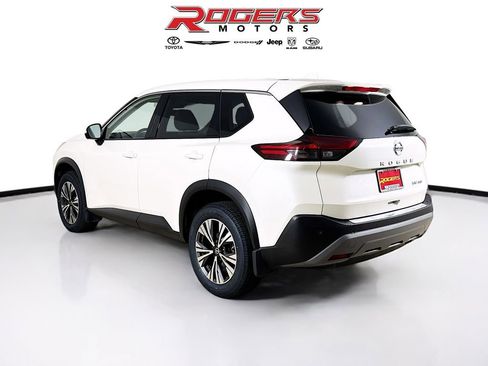 Used 2021 Nissan Rogue SV image 5